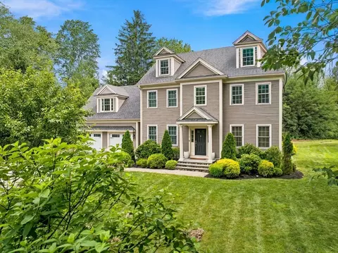 7 Davis Rd, Bedford, MA 01730