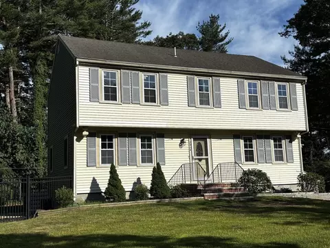 290 Center St #2, Pembroke, MA 02359
