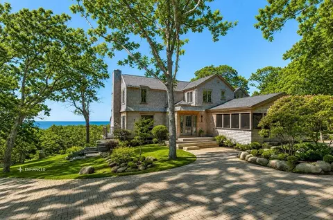 63 Putnam Rd, Chilmark, MA 02535