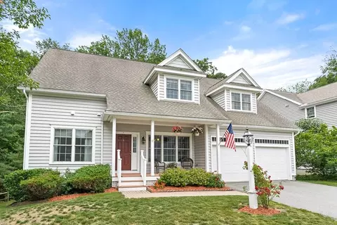17 Hepatica Dr #17, North Andover, MA 01845