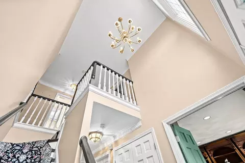 9 Hammersmith Dr, Saugus, MA 01906 photo 4