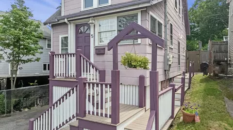 5 S Mountain Ave, Melrose, MA 02176