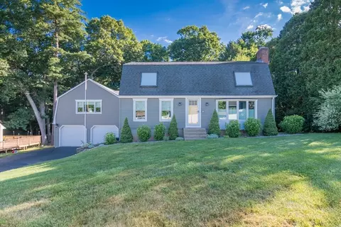 7 Stuart Pl, Westfield, MA 01085