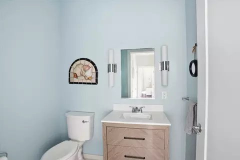Bath - 10 Shipyard Dr #212, Hingham, MA 02043 photo 1 of 3