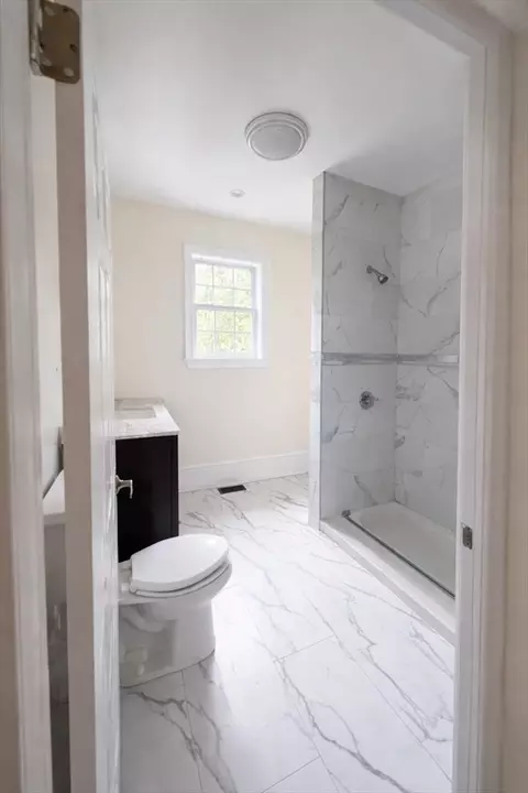 Bath - 195 Lower Gore Dr, Webster, MA 01570 photo 1 of 3