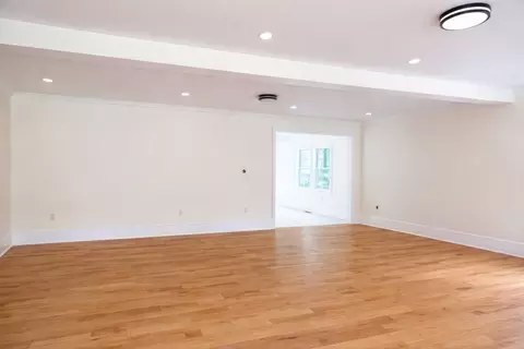 Living - 195 Lower Gore Dr, Webster, MA 01570 photo 2 of 3