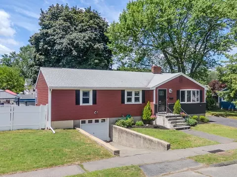 4 Will Sawyer St, Peabody, MA 01960