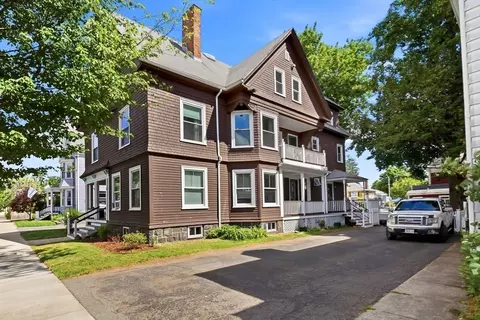 Exterior - 32 Ocean St, Beverly, MA 01915 photo 10 of 11