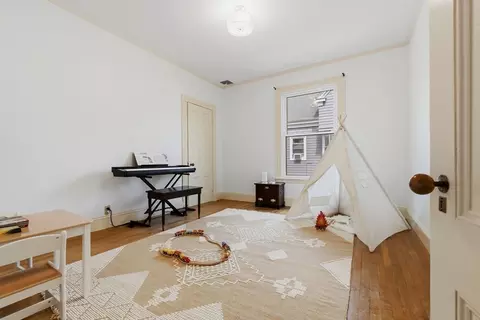 Bedroom - 32 Ocean St, Beverly, MA 01915 photo 1 of 4