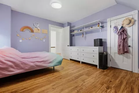 Bedroom - 32 Ocean St, Beverly, MA 01915 photo 2 of 4