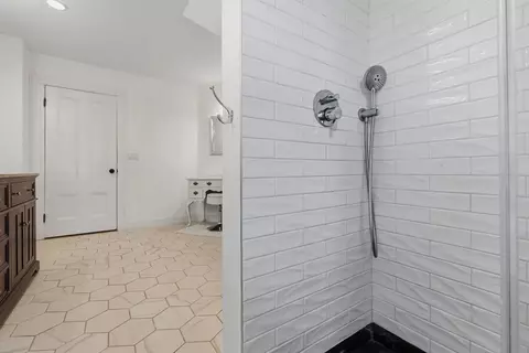 Bath - 32 Ocean St, Beverly, MA 01915 photo 2 of 2