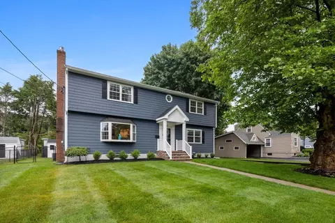 47 Brook Dr, Lynnfield, MA 01940
