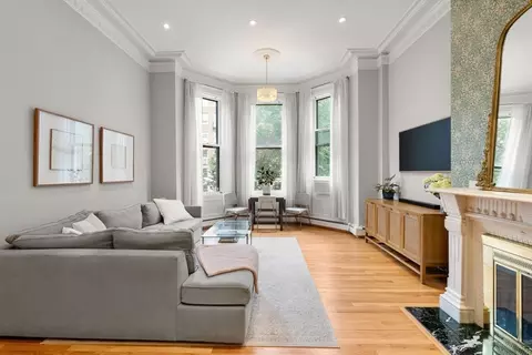 277 Beacon St #1A, Boston, MA 02116
