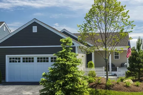 16 Firefly Pt #16, Plymouth, MA 02360