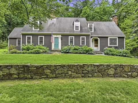 2 Stowe Rd, Southborough, MA 01772