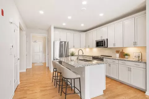 250 Martins Lndg #409, North Reading, MA 01864