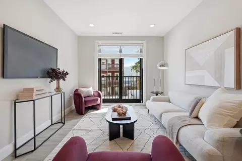 656 Saratoga #306, Boston, MA 02128