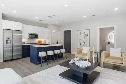 656 Saratoga #311, Boston, MA 02128