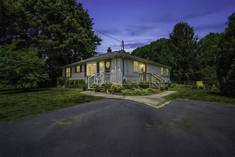 58 Wedgewood Dr, Holliston, MA 01746