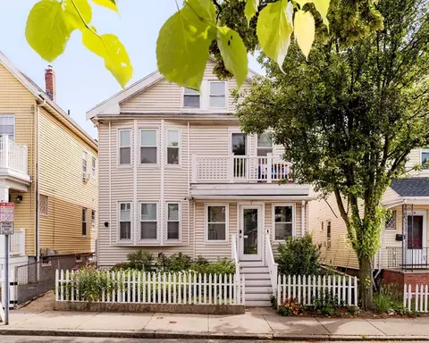 3 Eliot St #2, Somerville, MA 02143