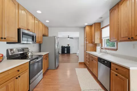 479 Massasoit Rd, Worcester, MA 01604 photo 9