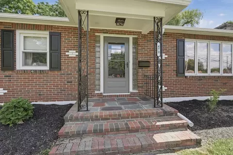 479 Massasoit Rd, Worcester, MA 01604 photo 3