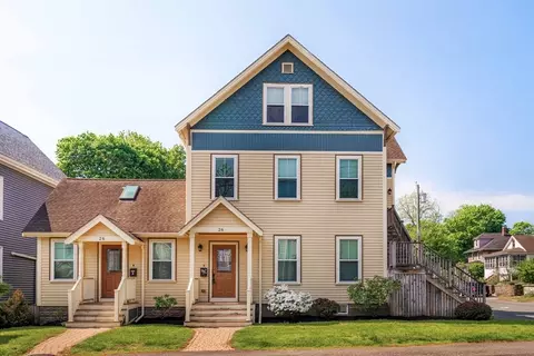 26 Maple St #B, Stoneham, MA 02180 photo 2