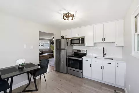 445 Oldfield Rd, Chicopee, MA 01013 photo 5