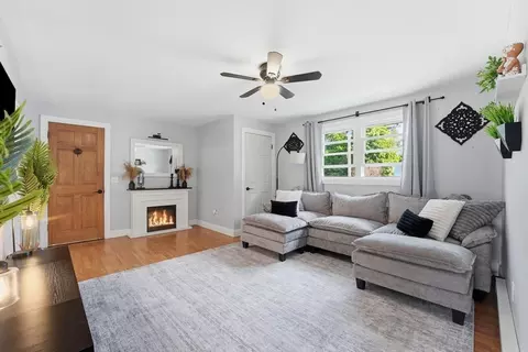445 Oldfield Rd, Chicopee, MA 01013 photo 3