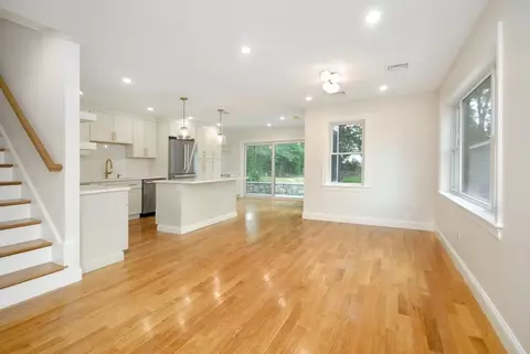 9 Ledge St, Melrose, MA 02176 photo 4