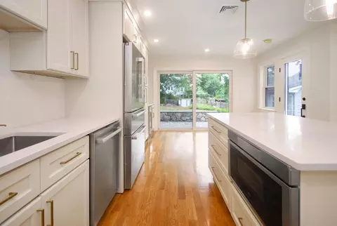 9 Ledge St, Melrose, MA 02176 photo 7