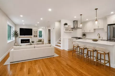 9 Ledge St, Melrose, MA 02176 photo 12