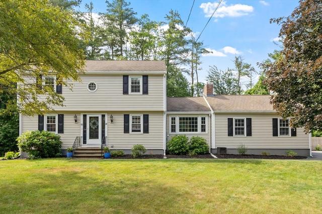 12 Crabapple Ln, Chelmsford, MA 01824