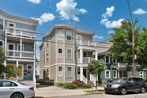 27-29 Cameron Ave #B, Cambridge, MA 02139