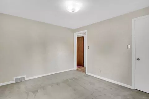 328 Hartwick St, Springfield, MA 01108 photo 16