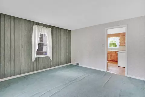 328 Hartwick St, Springfield, MA 01108 photo 7