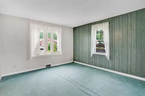 328 Hartwick St, Springfield, MA 01108 photo 8
