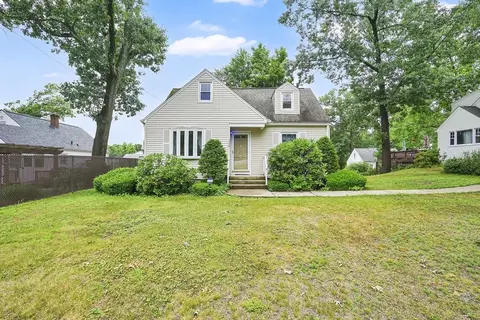 328 Hartwick, Springfield, MA 01108
