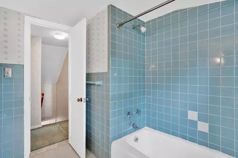 328 Hartwick St, Springfield, MA 01108 photo 18