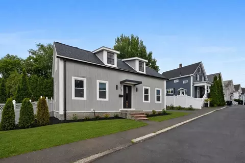 25 Bow St, Salem, MA 01970