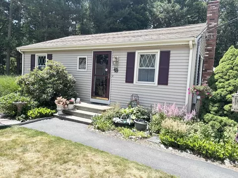 19 Trisina Cir, Attleboro, MA 02703