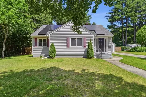 18 Wright St, Palmer, MA 01069