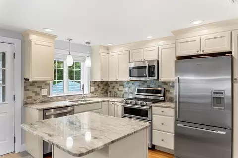 151 Dodge St, Beverly, MA 01915 photo 5