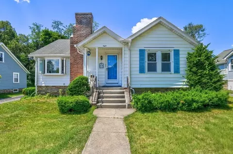 8 Knowles Rd, Worcester, MA 01602