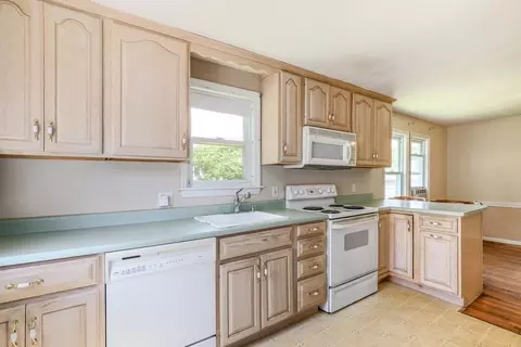 8 Knowles Rd, Worcester, MA 01602 photo 11