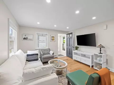Living - 57 Overlook Rd, Marblehead, MA 01945 photo 3 of 3
