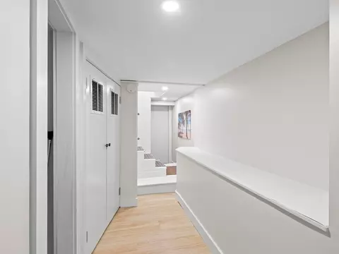 Entry Way - 57 Overlook Rd, Marblehead, MA 01945 photo 2 of 2