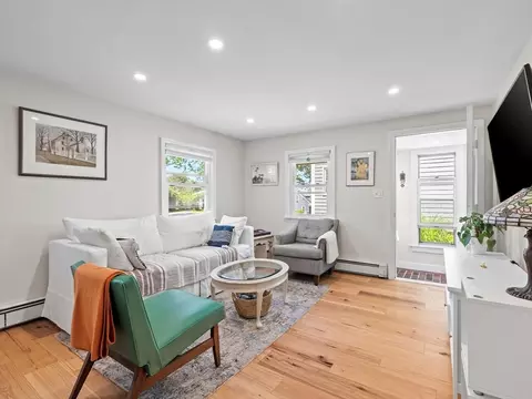 Living - 57 Overlook Rd, Marblehead, MA 01945 photo 2 of 3
