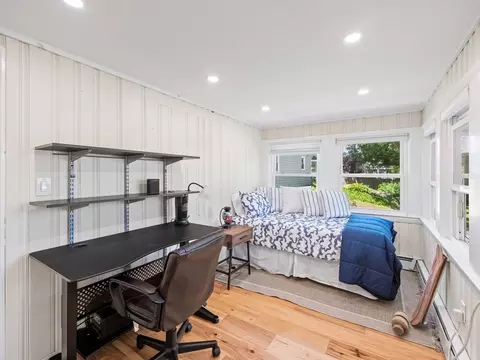 Bedroom - 57 Overlook Rd, Marblehead, MA 01945 photo 3 of 3