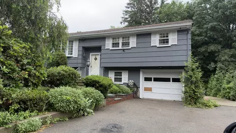 260 Pearl St, Brockton, MA 02301